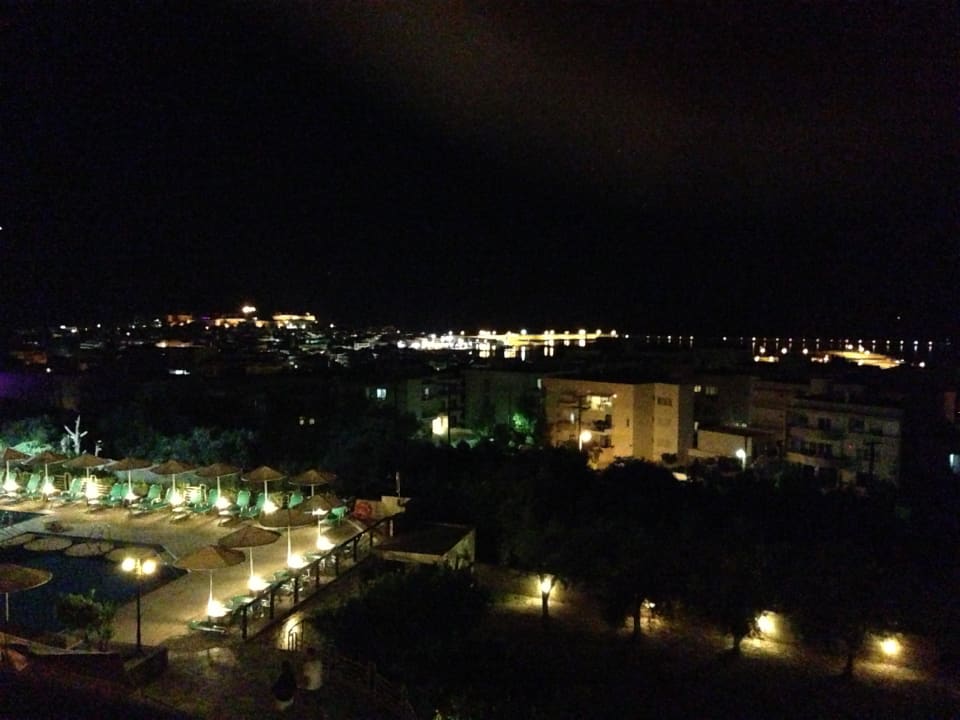 Ausblick vom Balkon in der Nacht Hotel Forest Park