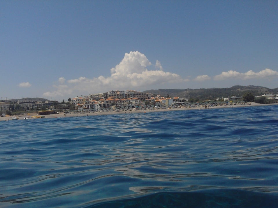 Hotelanlage aus Schnorchlersicht Lindos Imperial Resort & Spa