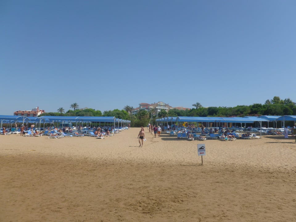 Hotelstrand mit neuer Überdachung Trendy Aspendos Beach Hotel