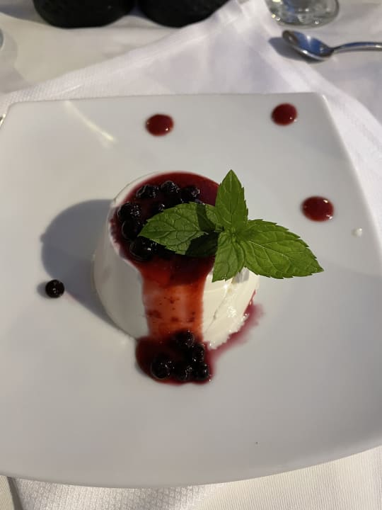 Gastro Anissa Beach & Village