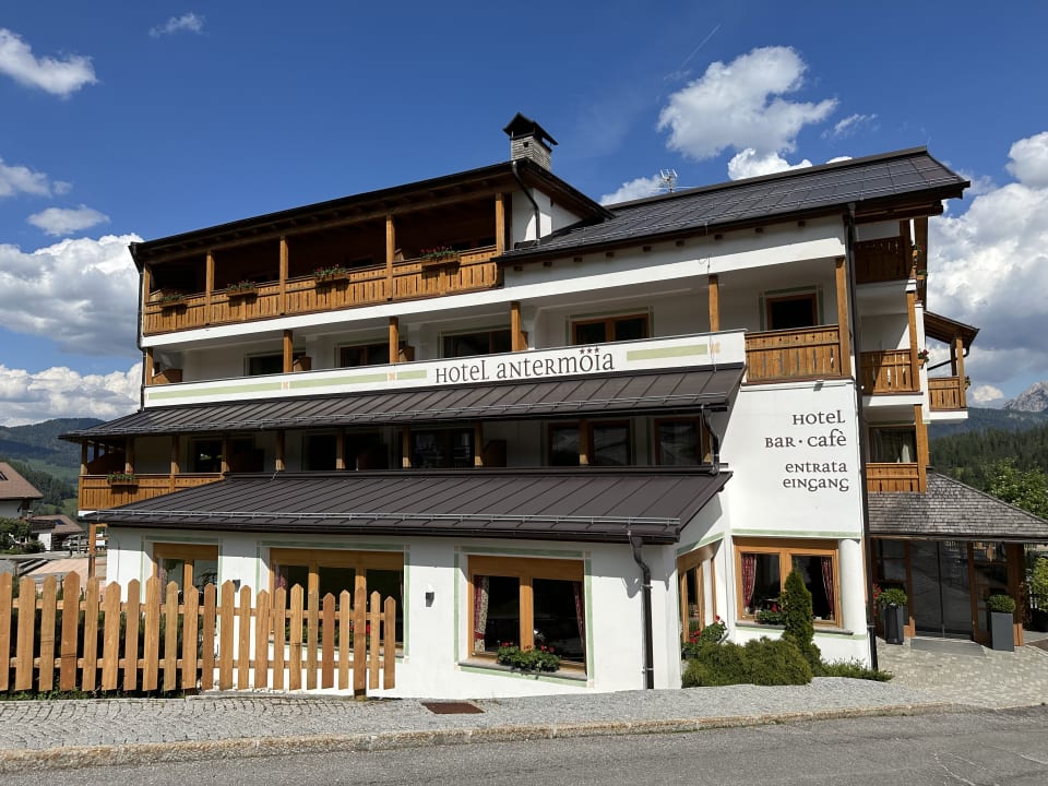 Außenansicht Hotel Antermoia