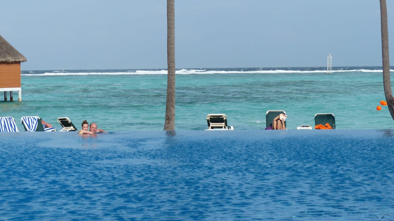 Poolausblick Meeru Maldives Resort Island