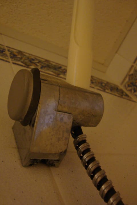 Ziemlich verkalktes Bad Globales America