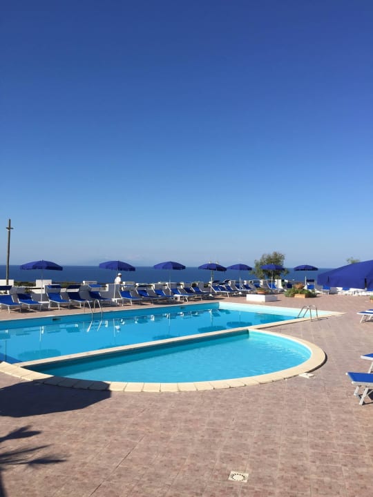 Schöner Pool, sehr sauber Villaggio Calispera