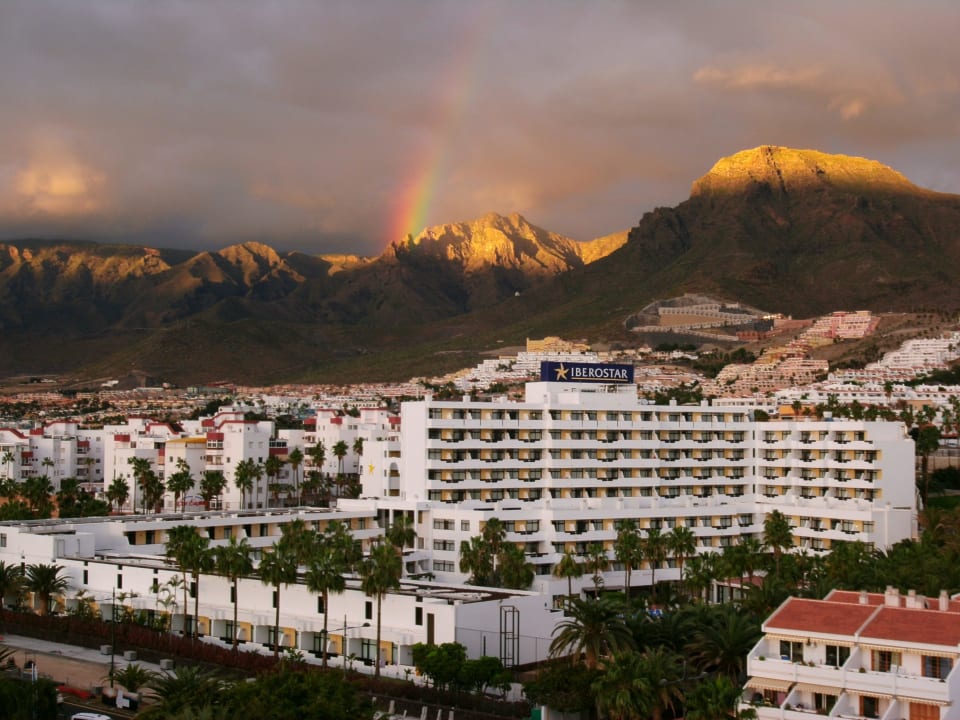 Sonnenuntergang wie aus dem Bilderbuch vom Balkon Iberostar Waves Bouganville Playa