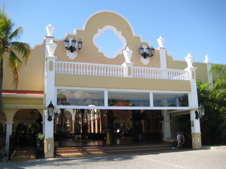 Eingang Hotel Riu Tequila
