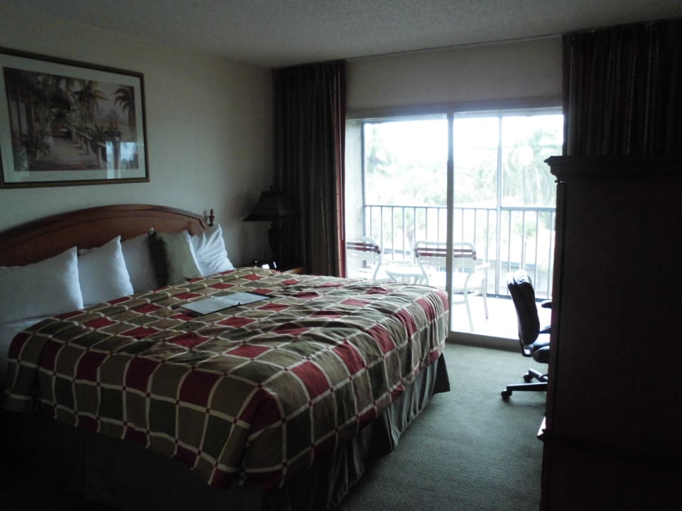 "Das Schlafzimmer unserer Suite" Best Western Hotel Naples Inn & Suites