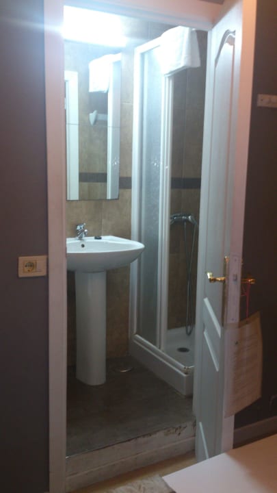 Ванная из номера Hotel Bora Bora