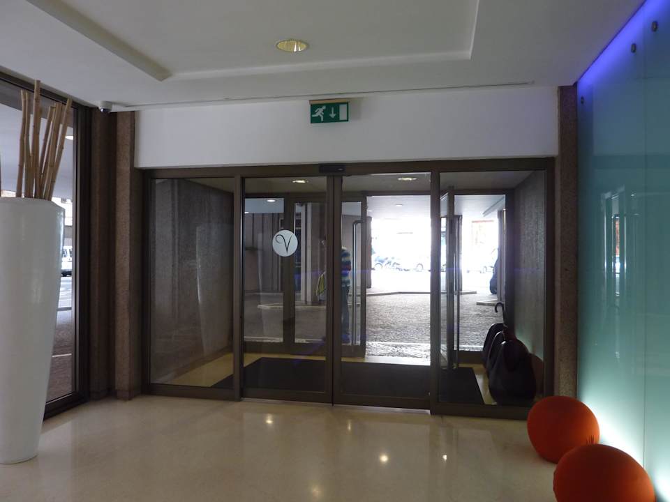 Eingang Le Meridien Visconti Rome