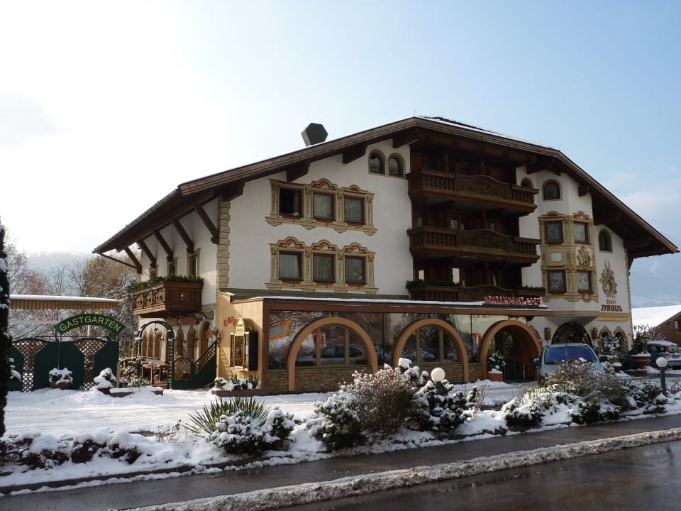 Außenansicht Hotel Tyrolis