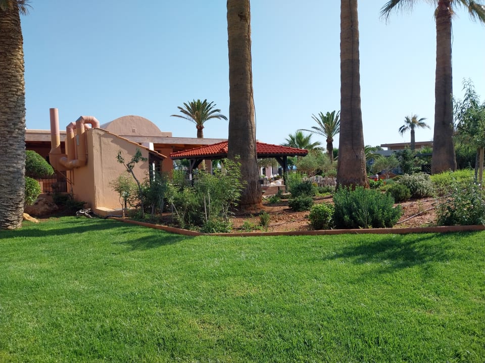 Gartenanlage Anissa Beach & Village