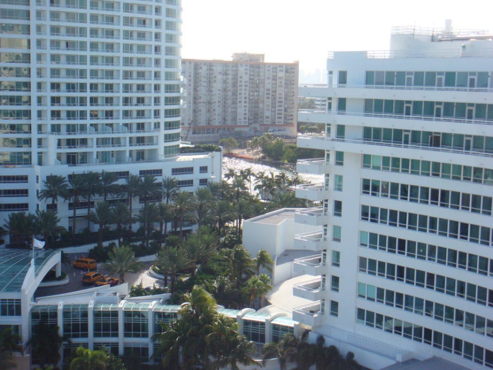 Auf den Eingang Hotel Fontainebleau Miami Beach