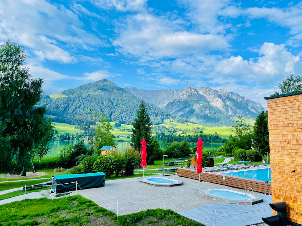 Außenansicht Hotel Bellevue am See