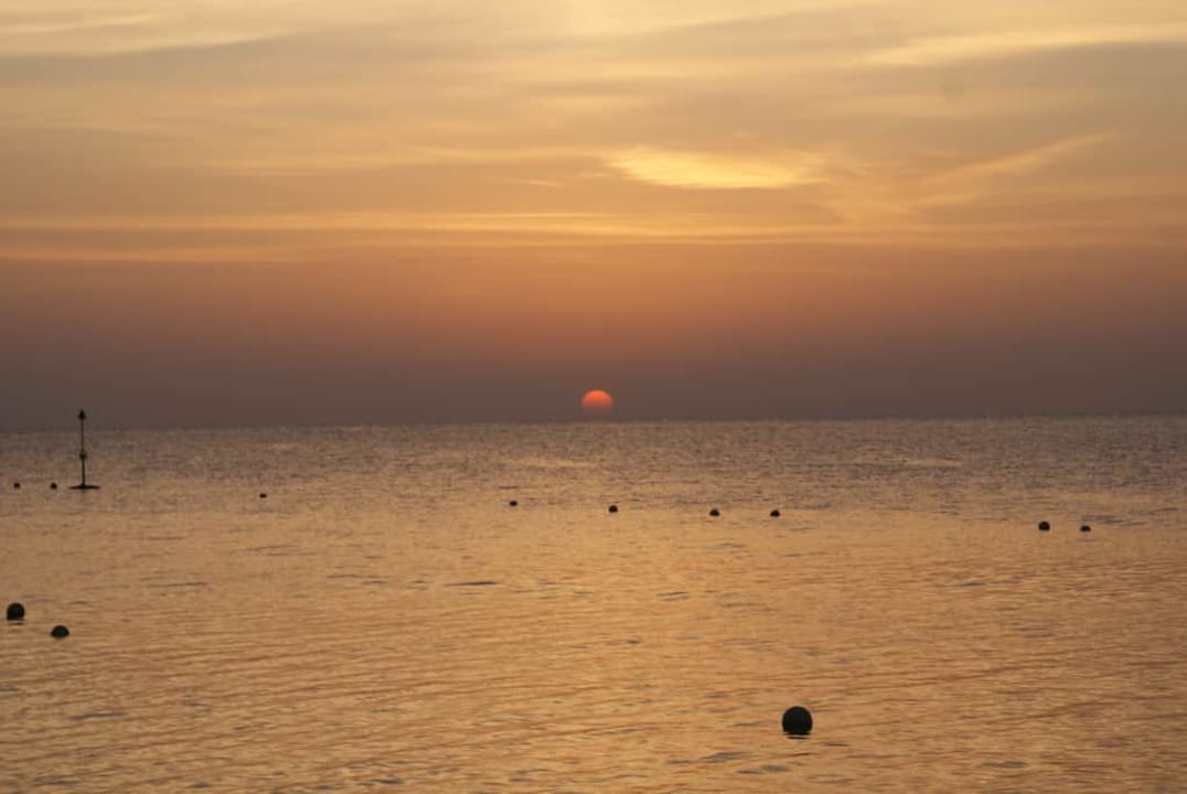 Wschód słonca Marina Resort Port Ghalib, a member of Radisson Individuals