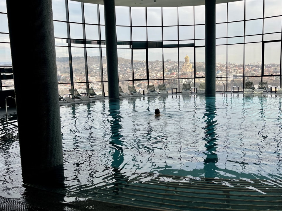 Pool Paragraph Freedom Square, a Luxury Collection Hotel