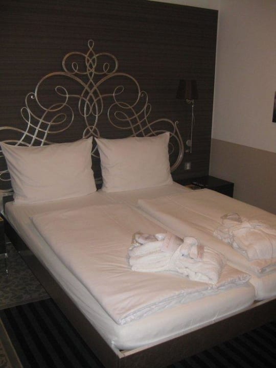Das Bett der Hochzeitsuite Göbel's Vital Hotel Bad Sachsa