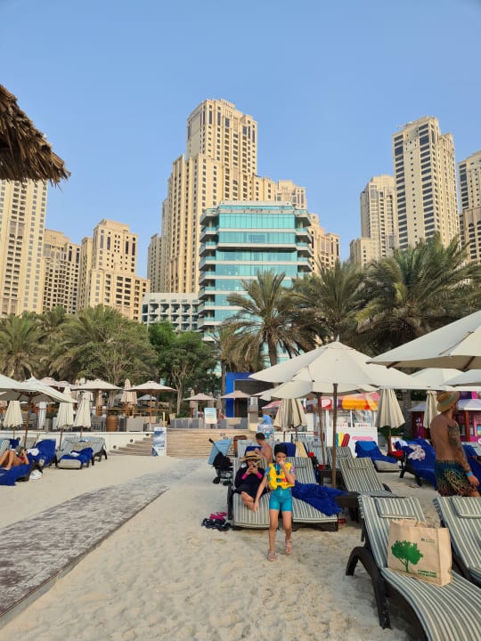 Strand Hilton Dubai The Walk