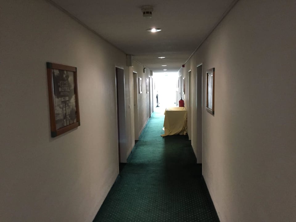 Hotelflur Highway Hotel