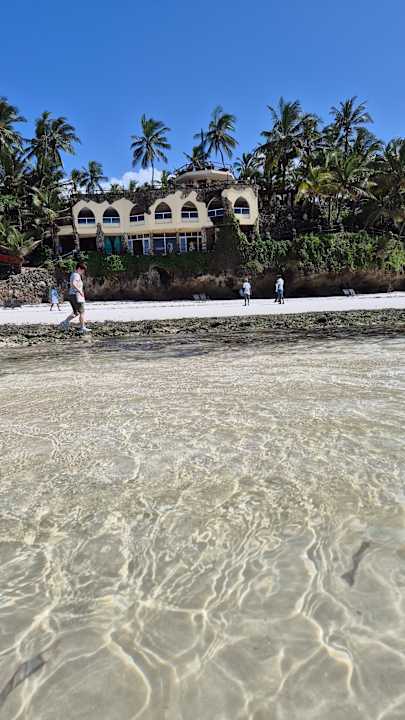 Strand Bahari Beach Hotel