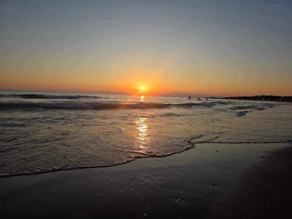 Strand Glamour Resort & Spa