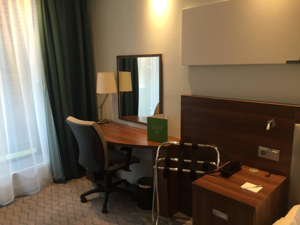 Schreibtisch Hampton by Hilton Amsterdam Centre East