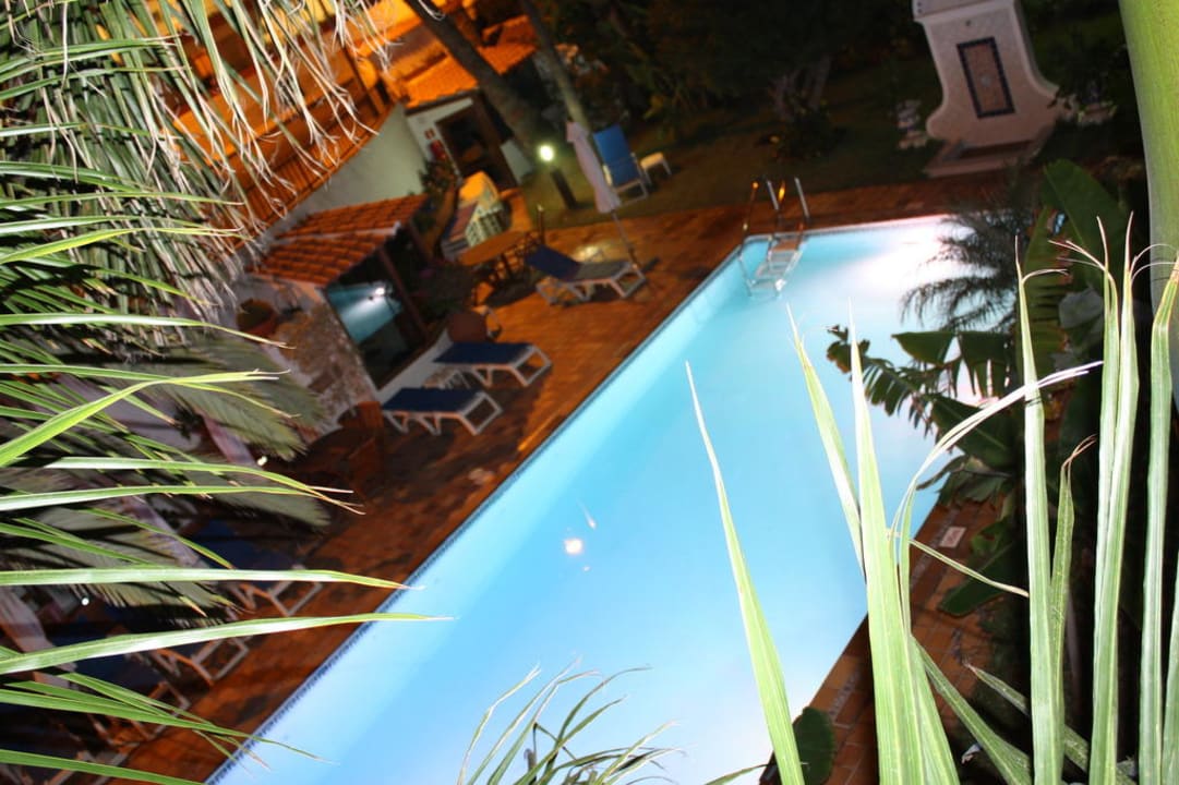 Der Pool bei Nacht Hotel Taboga