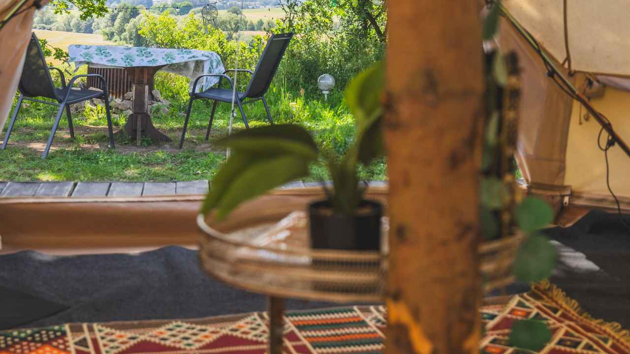 "Zimmer" Glamping Hive (Nepomuk) • HolidayCheck (Westböhmen | Tschechien)