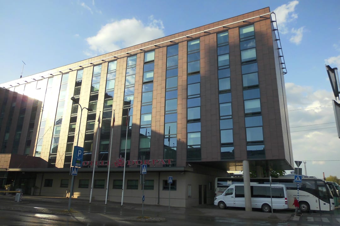 Seitenansicht und Eingang Dorpat Hotel