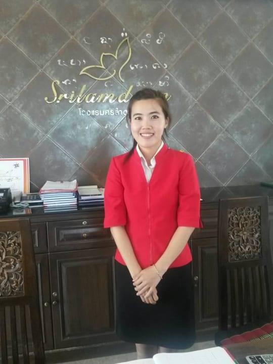 Freundlicher Empfang - doch nur in Thai Hotel Srilamduan