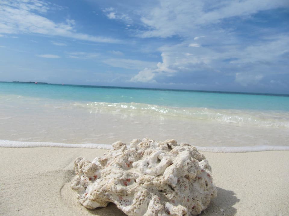 Strand Kuredu Island Resort & Spa