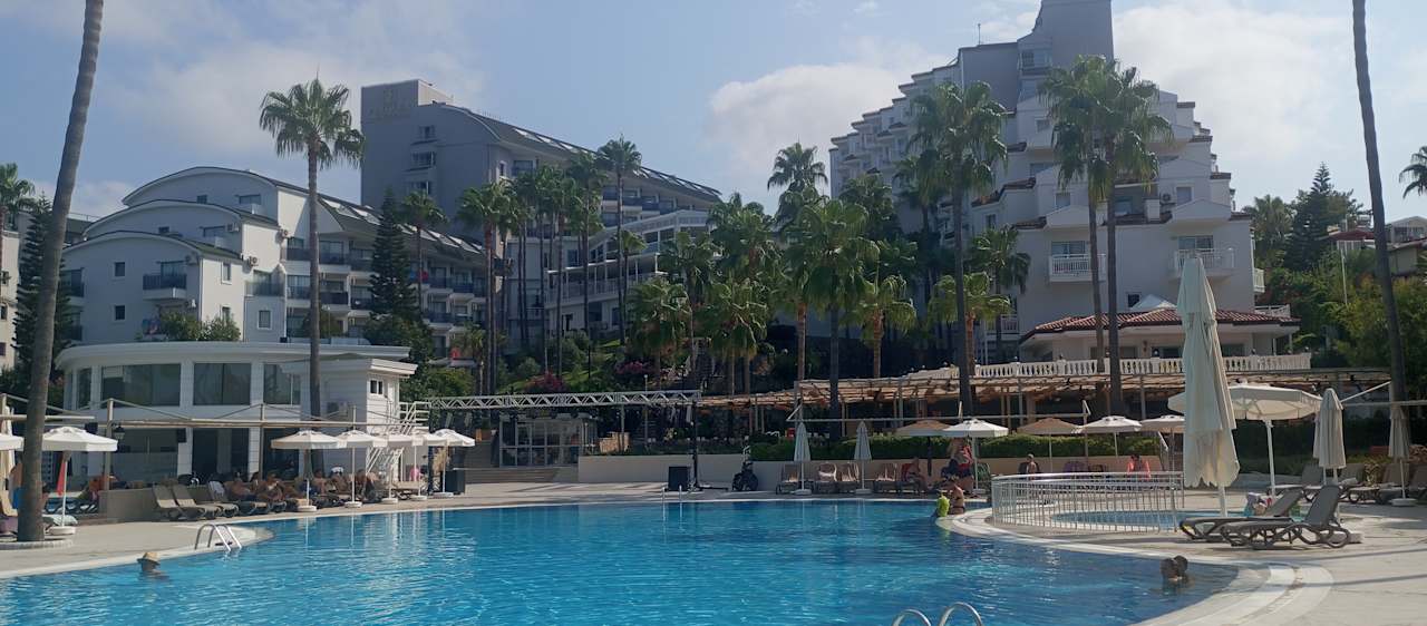 Pool Iz Flower Side Beach Hotel