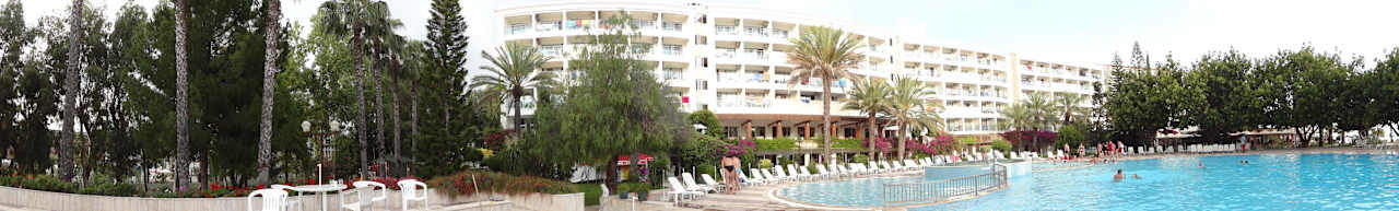 Hotel vom Pool aus Top Hotel