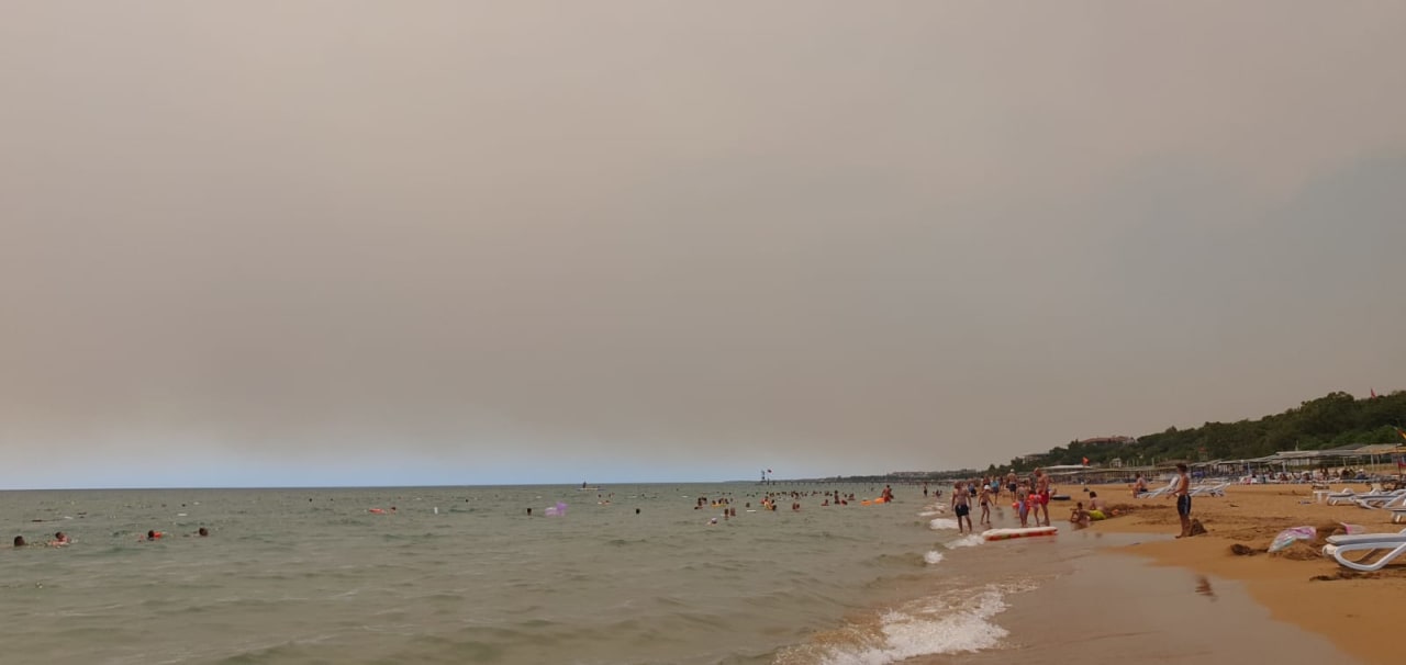 Strand Kamelya Aishen Club