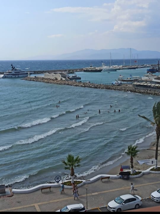 Strand Tusan Beach Resort