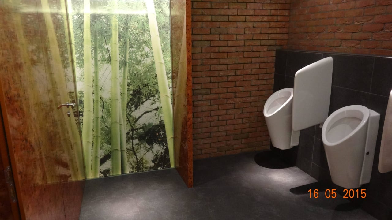 WC Riverside Hotel