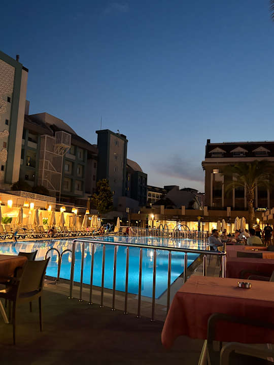 Pool Side Story Resort & Spa