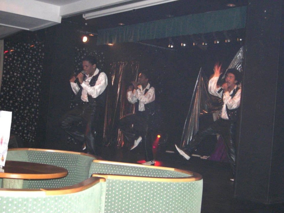 Abendshow mit den Jackson 5 allsun Hotel Sumba