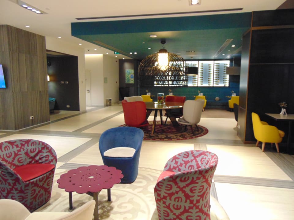 Lobby Mercure Almaty City Center