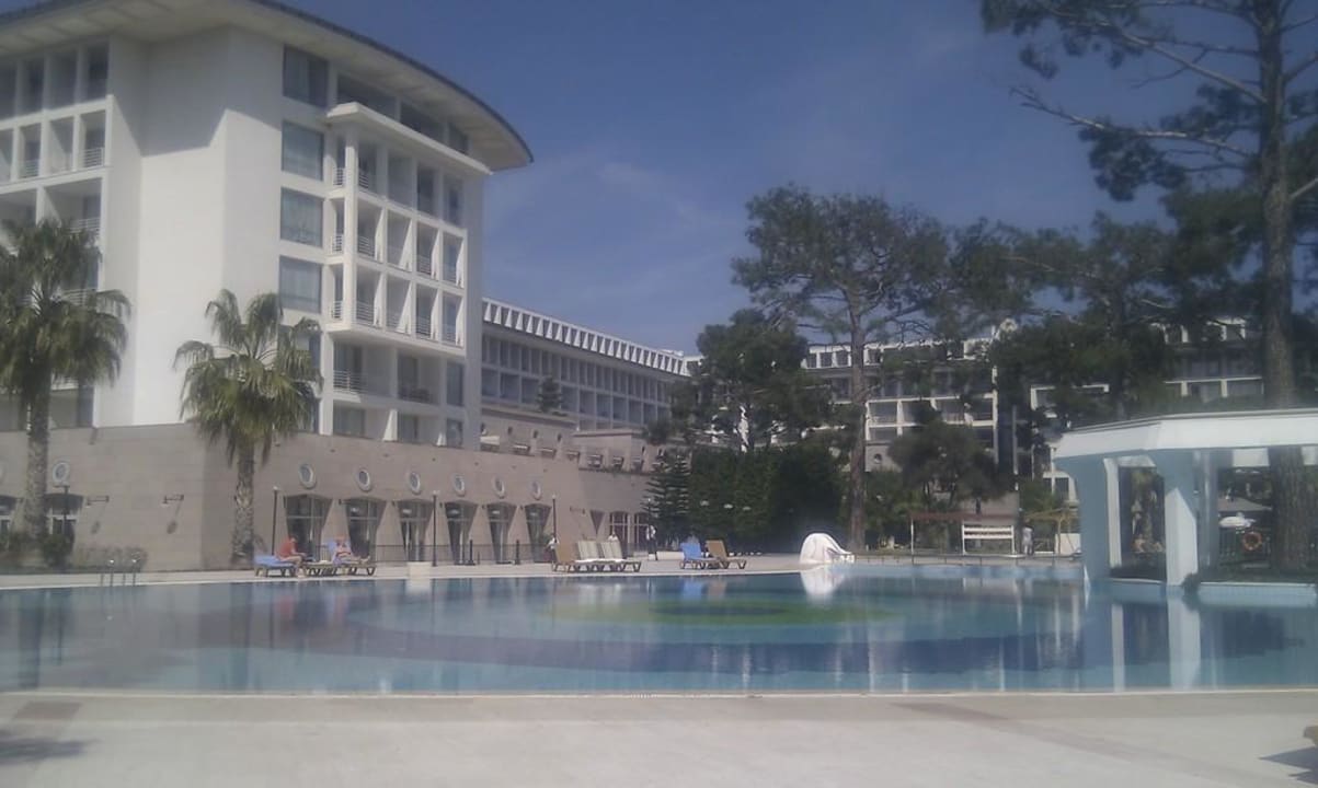 Pool mit Hotelansicht Kilikya Palace Göynük