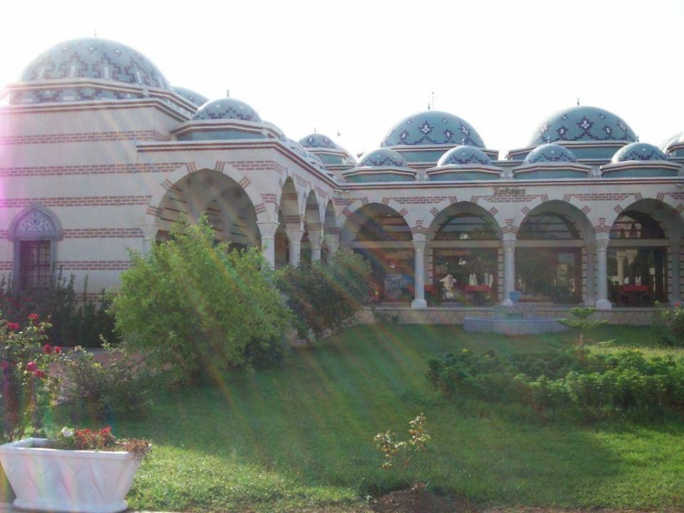 Shoppping- und Teehausgebäude Ali Bey Club