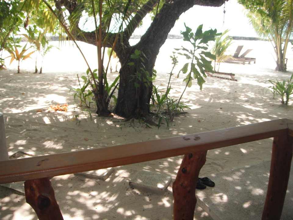 Ausblick von der Terrasse (Zimmer Nr. 12) Kuramathi Maldives