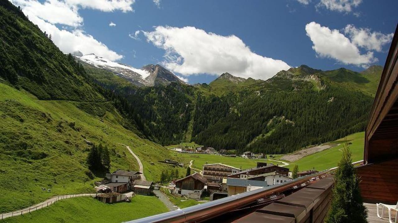 Blick vom Hotelzimmer Hotel Alpenhof