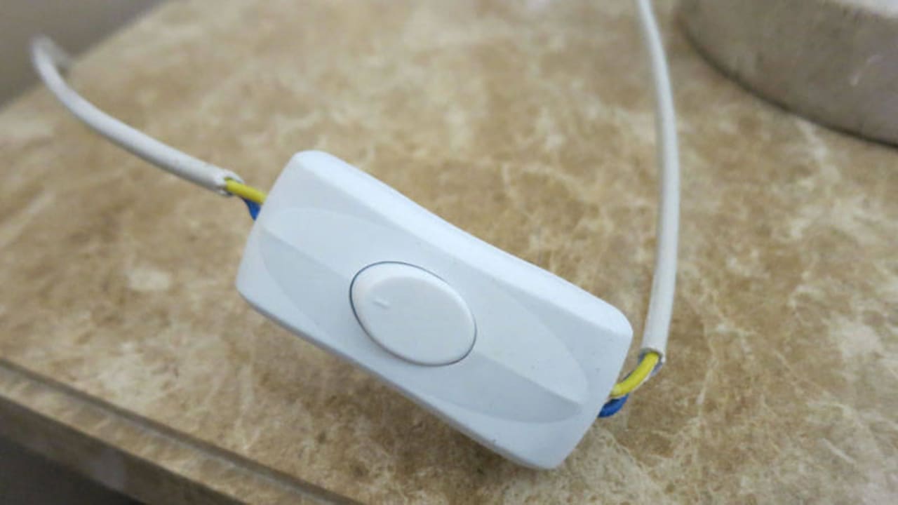 Stromschlaggefahr durch unzureichende Abisolierung Miramar Al Aqah Beach Resort