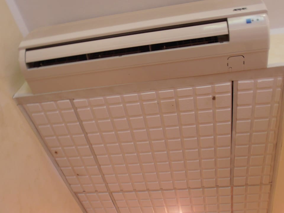 Alle paar Minuten sehr laut. Stört den Schlaf sehr Hotel Floris