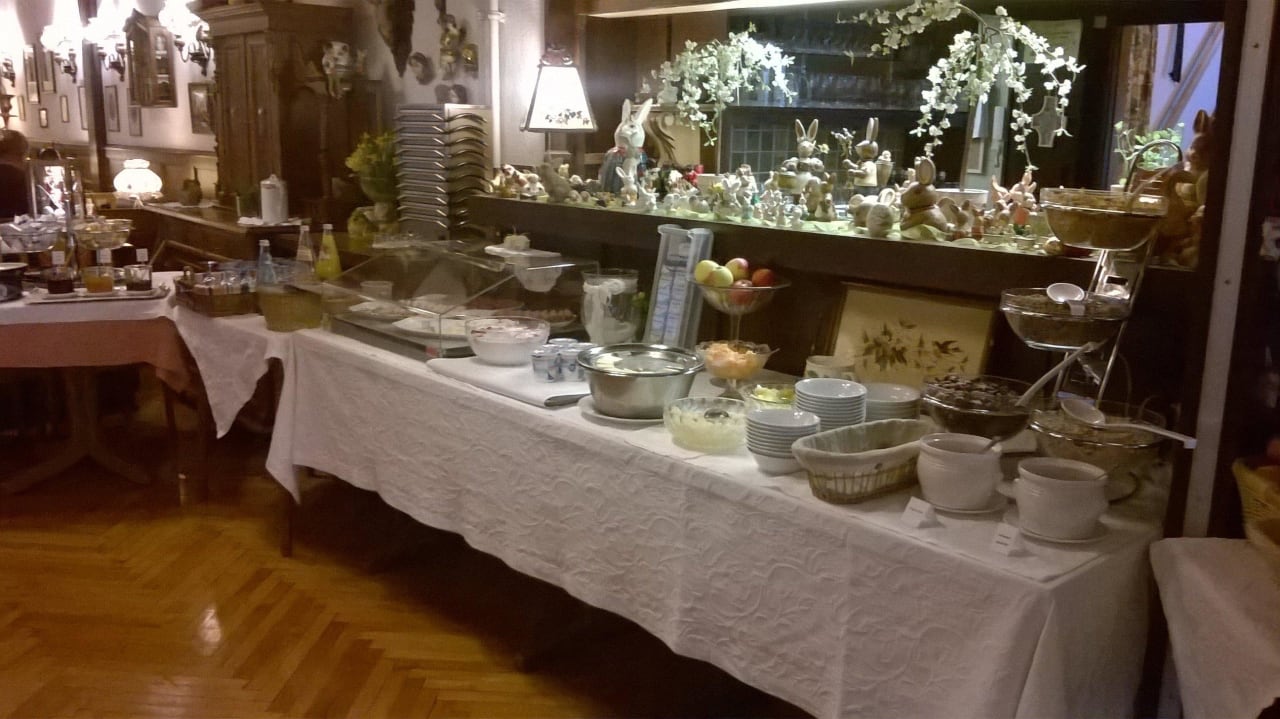 Gastraum mit Frühstücksbuffet Hotel-Landgasthof Adler