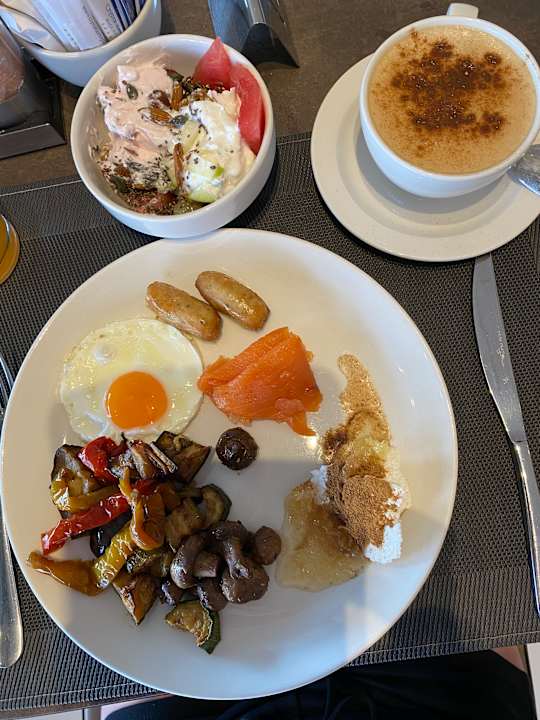 Gastro Crystal Springs Beach Hotel