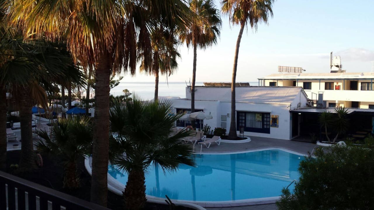 Poolausblick mit Sicht auf's Meer Bungalows & Appartements Playamar
