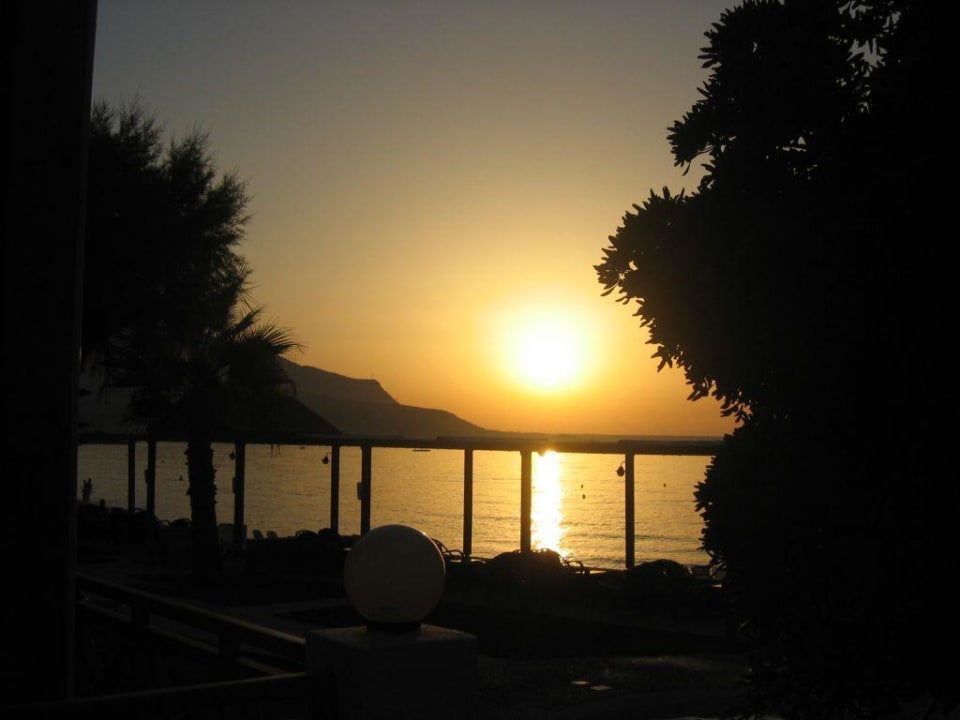 Sonnenuntergang von Bar aus allsun Hotel Malia Beach