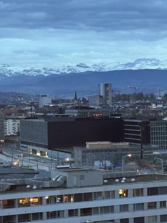 Ausblick Renaissance Zurich Tower Hotel