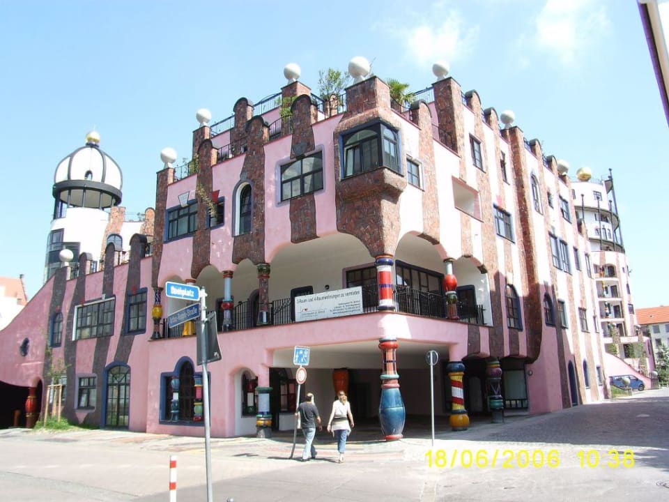 Tiefgarageneinfahrt zur Grünen Zitadelle Arthotel Magdeburg